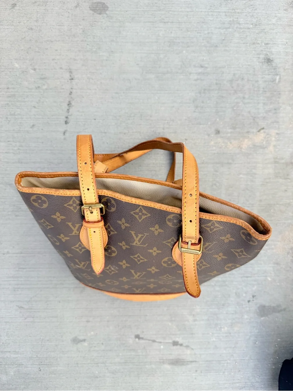 Louis Vuitton Monogram Canvas Bucket Tote with Vachetta Straps